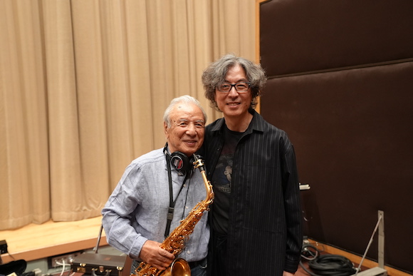 渡辺貞夫（左）と金子隆博