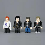 セックス・ピストルズのフィギュアが登場