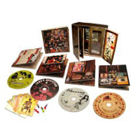 ジェーンズ・アディクション、3CD＋DVDのボックス・セットをリリース！未発表音源も多数あり