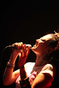 ꥹڥȡХMUSICISMAGIC٤⹥ĴLeyonaǥӥ塼10ǯ饤ݡ