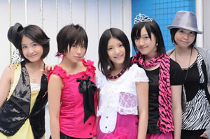 川島海荷も在籍するアイドル・ユニット“9nine”、メイベリンニューヨークとコラボ！