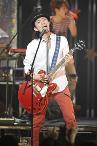 ROCK’A’TRENCH、待望の新曲「ビューティフル サン」を初披露＆着うた配信も同時スタート！