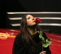 �֥륬�ꥢ��Ω�η�줬10���3ǯ�֤�������ĥ����򳫺�