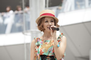 Beniが恋する女の子を応援 ユラユラ ギミギミ リリース記念ライヴ イベント Cdjournal ニュース Beniが恋する女の子を応援 ユラユラ ギミギミ リリース記念ライヴ イベント Cdjournal ニュース