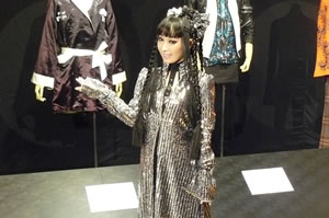 マイケル・ジャクソン遺品展開幕！ プリンセス天功、イリュージョンで落札！？