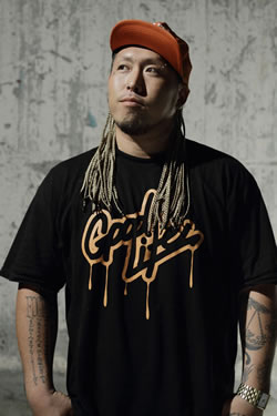 “仙台100万人が泣いた”TERRY、話題の号泣失恋歌がチャート1位を獲得！