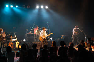 癒し系3ピース・バンドCure Rubbish、ツアー・ファイナル！