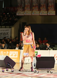 菅原紗由理、秋田ノーザンハピネッツに歌でエールをおくる！