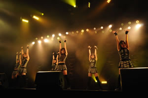 ѥեޥ󥹤ɾΤ륬륺˥åȤ뤷٥ȡGIRLS REVUE 2012