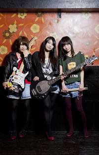 日本マドンナ「バンドやめろ」ミュージック・ビデオ公開！ レコ発ツアー決定