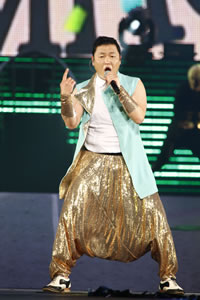 韓国人アーティスト“PSY”、新曲「カンナムスタイル」が話題沸騰！