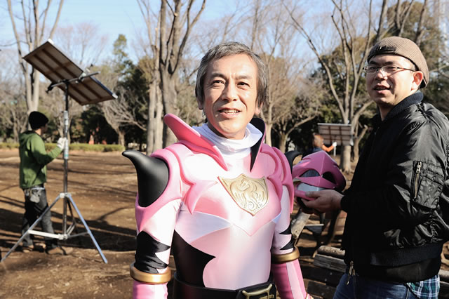 唐沢寿明がスーツアクターに 映画 イン ザ ヒーロー キャストが追加発表 Cdjournal ニュース