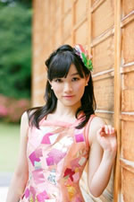 千菅春香が初のライヴ出演、終演後には握手会開催