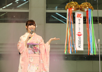 AKB48の岩佐美咲〈20歳の決意〉イベントでニュー・シングル発売が決定