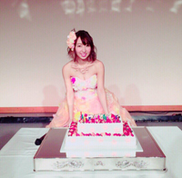 飯田里穂、バースデー・イベントで1stシングルのリリースを発表
