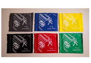 カネコアヤノ、ハンドメイド弾き語りCD『hug』の通販を開始 カネコアヤノ、ハンドメイド弾き語りCD『hug』の通販を開始