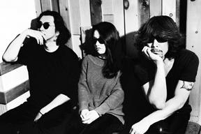 浅井健一、THE INTERCHANGE KILLSのライヴ＆ドキュメントDVDを発表