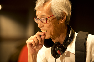 稀代の音楽プロデューサー＆ミュージシャン・佐久間正英、ヒット曲満載の作品集『SAKUMA DROPS』発表！