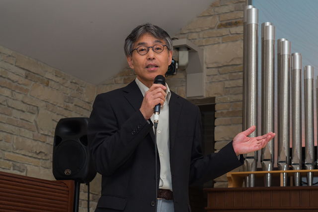 特別賞のプレゼンテーターは山本耕司氏