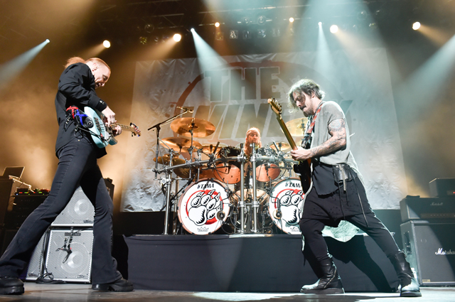 THE WINERY DOGS
