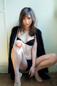 “可愛すぎる売り子”ほのか、「週刊プレイボーイ」グラビアで笑顔を凍結
