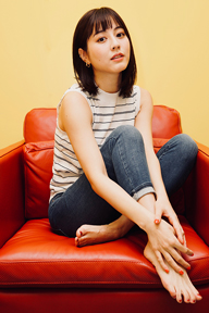 杉本有美が14th写真集「Choose me!」刊行記念の写真展を開催