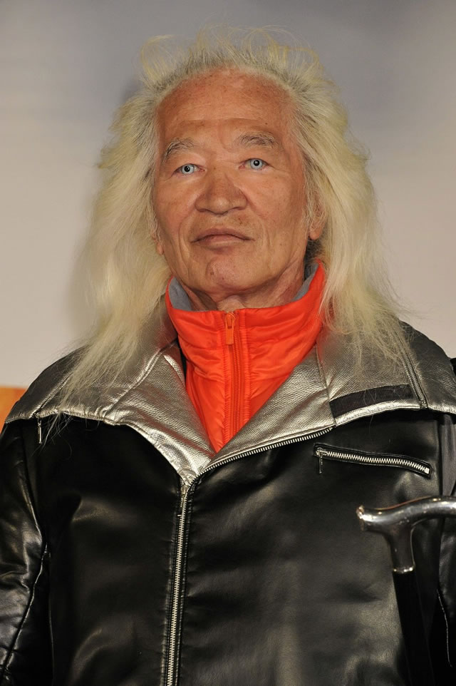 内田裕也がカラコンに初挑戦 渋谷ギャル50人 映画 リディック ギャラクシー バトル イベント開催 Cdjournal ニュース