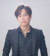“歌謡界のファッションリーダー”伊達悠太、新曲「土砂降りの雨だから」新ヴィジュアル公開