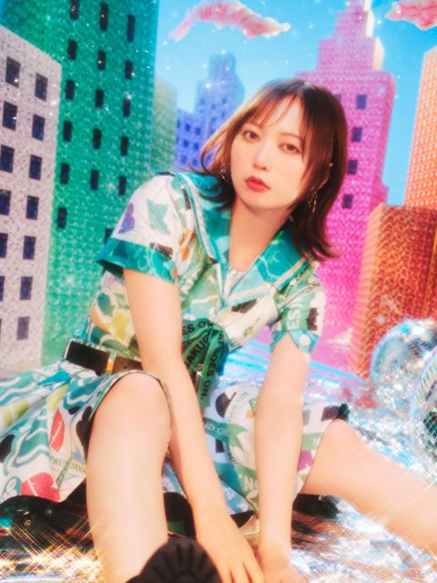 安本彩花
