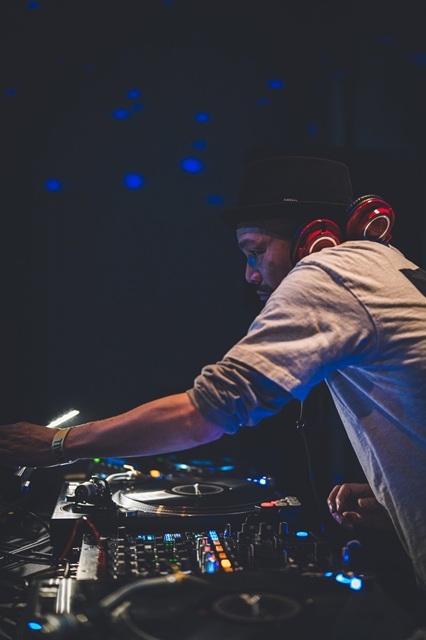 DJ Ryow a.k.a. Smooth Current、MIDICRONICAを迎えた新作をリリース