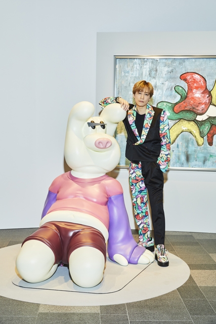 千賀健永（Kis-My-Ft2）、自身初となる個展「FiNGAiSM」開催 全110点