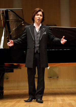 オペラ界の超新星 テノール歌手 山本耕平がcdデビュー コンヴェンションにて全4曲を披露 Cdjournal ニュース