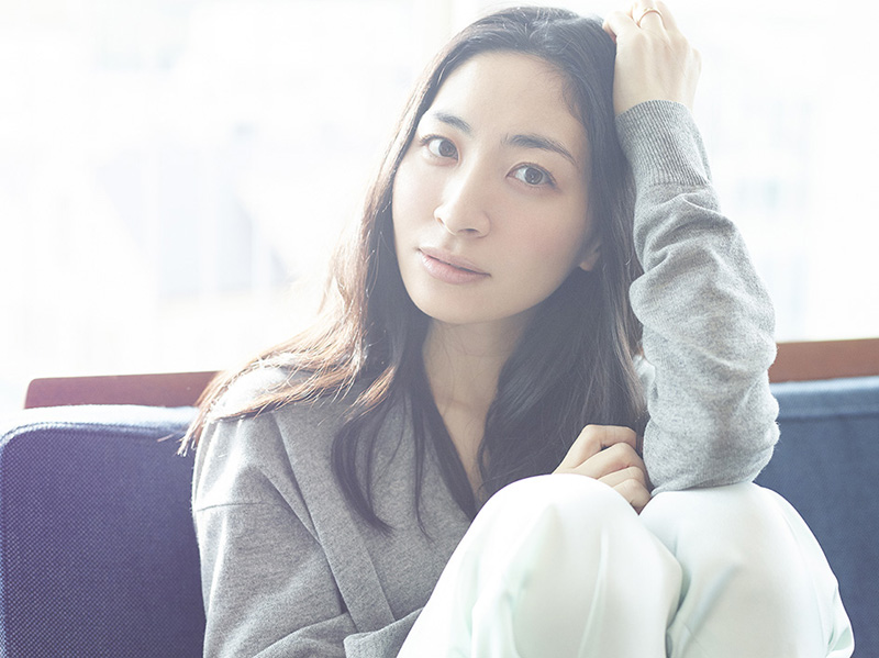 坂本真綾、新曲「幸せについて私が知っている5つの方法」MVが公開