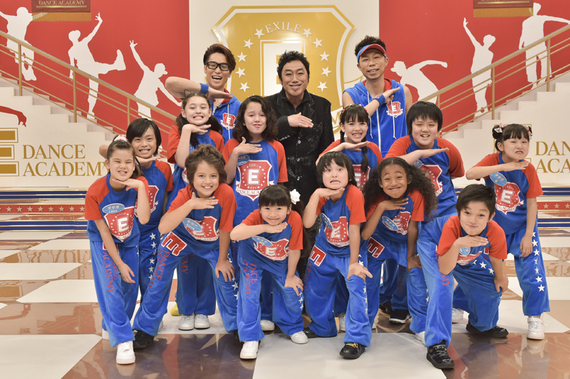アイーンでランニングマンに挑戦 コロッケがexileと共演 Eダンスアカデミー Cdjournal ニュース アイーンでランニングマンに挑戦 コロッケがexileと共演 Eダンスアカデミー Cdjournal ニュース