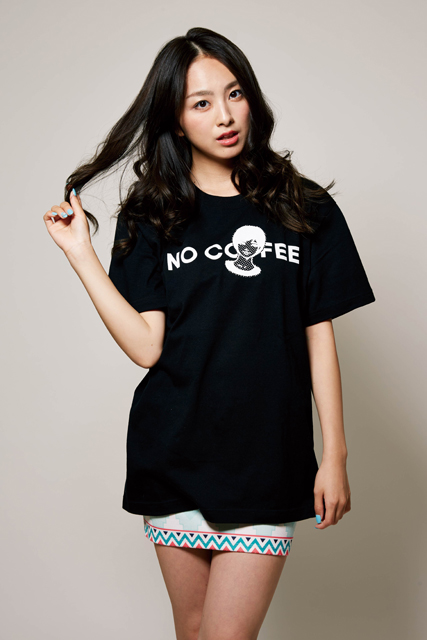 福岡NO COFFEEがKYNE＆FIRST ORDERとコラボTシャツを発表 モデルは荒井