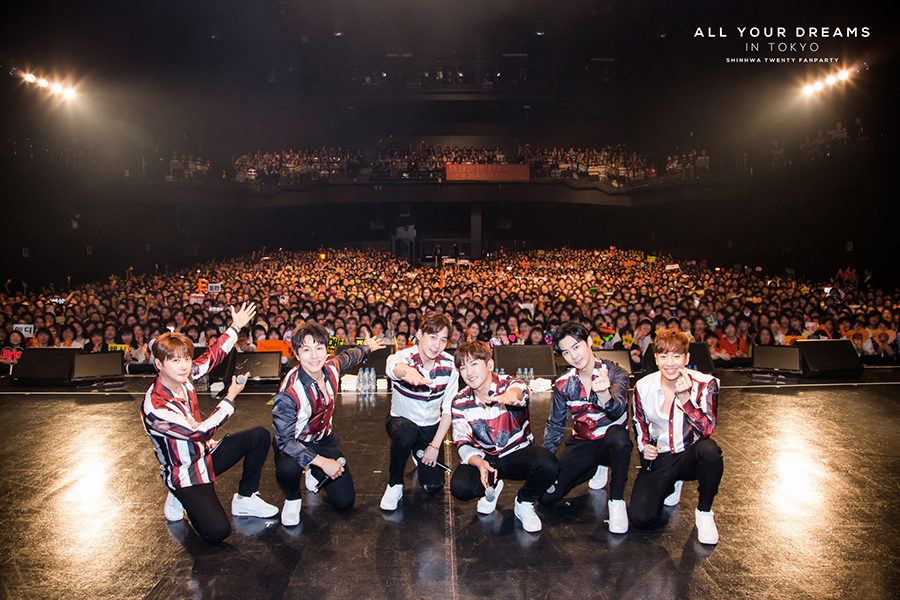 神話（シンファ）のファースト写真集 神話-Shinhwa 写真集 : シンファ SHINHWA 神話 | HMV&BOOKS