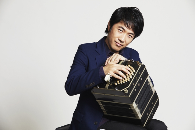 インタビュー：小松亮太 アストル・ピアソラ生誕100周年を記念して