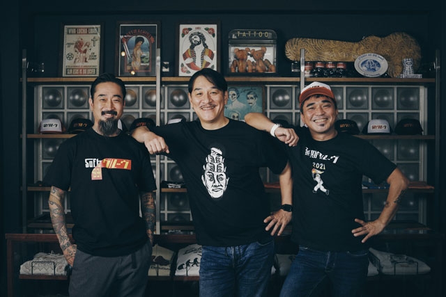 電気グルーヴとSOFTMACHINEのコラボによるTシャツ、キャップなど期間