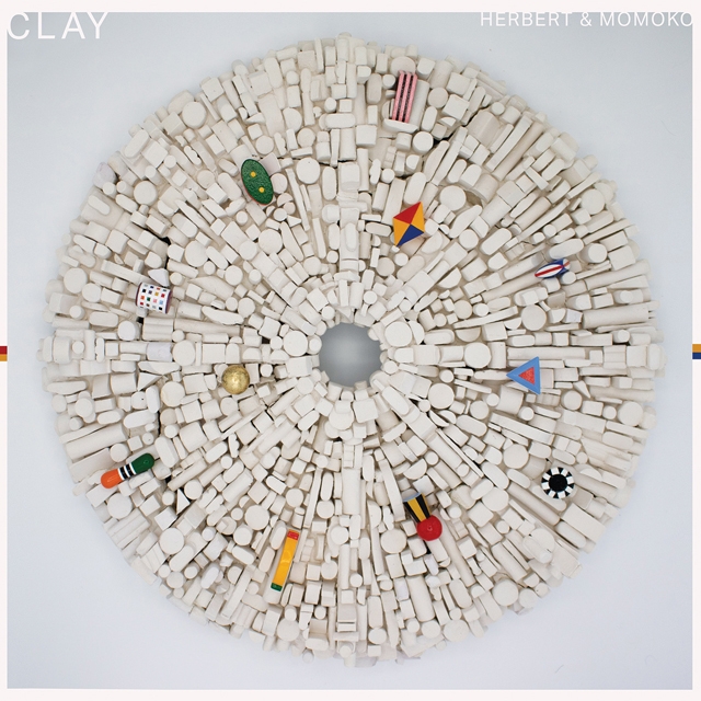 マシュー・ハーバート、ロンドンの気鋭音楽家モモコ・ギルとのコラボレーション・アルバム『Clay』を発表 マシュー・ハーバート、ロンドンの気鋭音楽家モモコ・ギルとのコラボレーション・アルバム『Clay』を発表