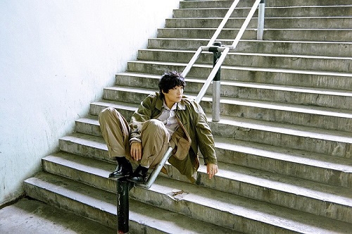 石崎ひゅーい、主題歌を担当した映画『私は白鳥』予告映像で新曲「スワンソング」解禁