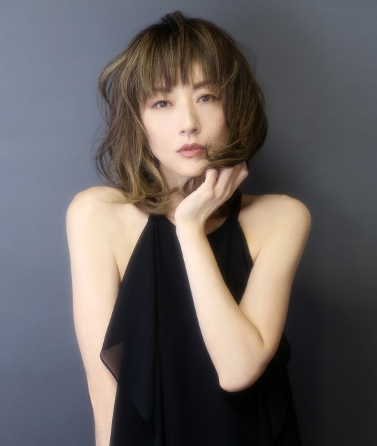 高岡早紀、35周年アルバム収録のDVDより貴重な16歳のデビュー・ライヴ