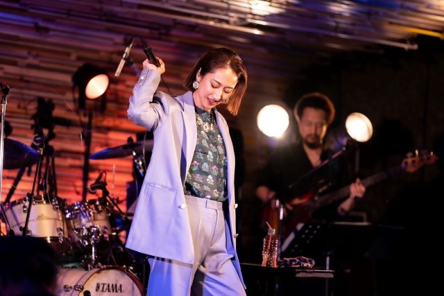 Ms.OOJA、『流しのOOJA 3』収録曲「You were mine」のライヴ映像