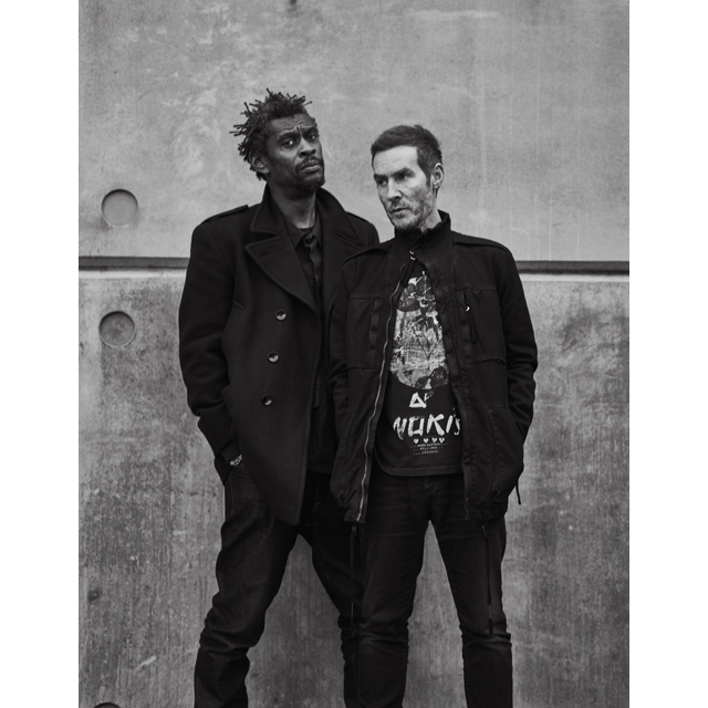 マッシヴ・アタック、トム・ウェイツとのコラボ・シングル「ブーツ・オン・ザ・グラウンド」を発表