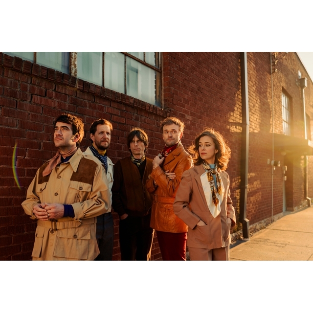 パンチ・ブラザーズ、新メンバー加入後初のアルバムを発表