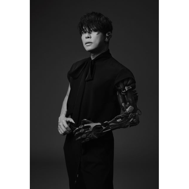 西川貴教、最新曲「残響≠ブラスター」MV公開