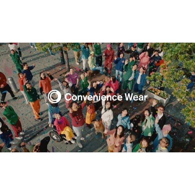 ファミリーマートの「コンビニエンスウェア」のCMで「上を向いて歩こう」を歌っているのは？