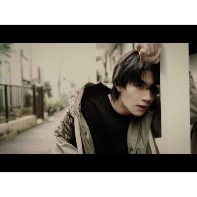 [その他]　斉藤和義「鏡よ鏡」MVに出演している男性は？