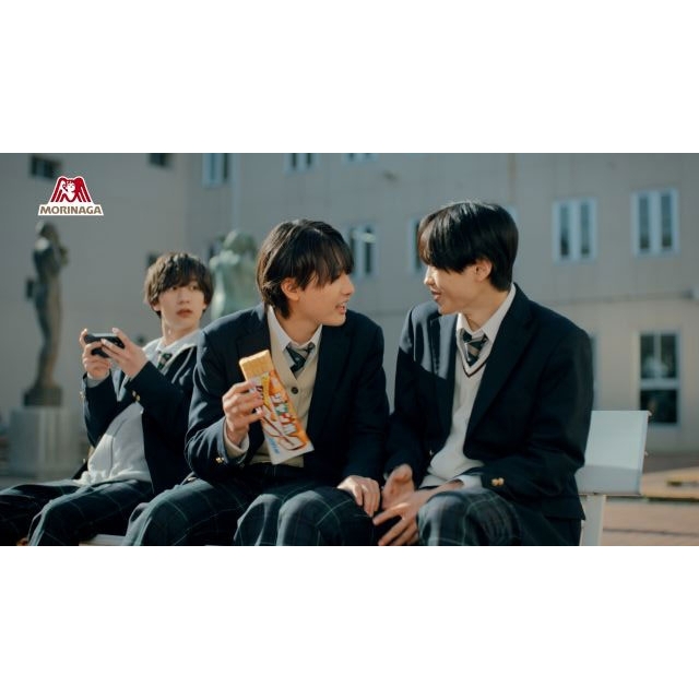 「チョコモナカジャンボ」のCMに出演している男性は？