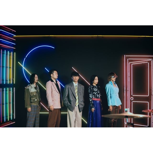 サカナクション、まさかの二人羽織で超独特な世界観の新曲「いらない」MV公開　新アーティスト・ヴィジュアルも公開