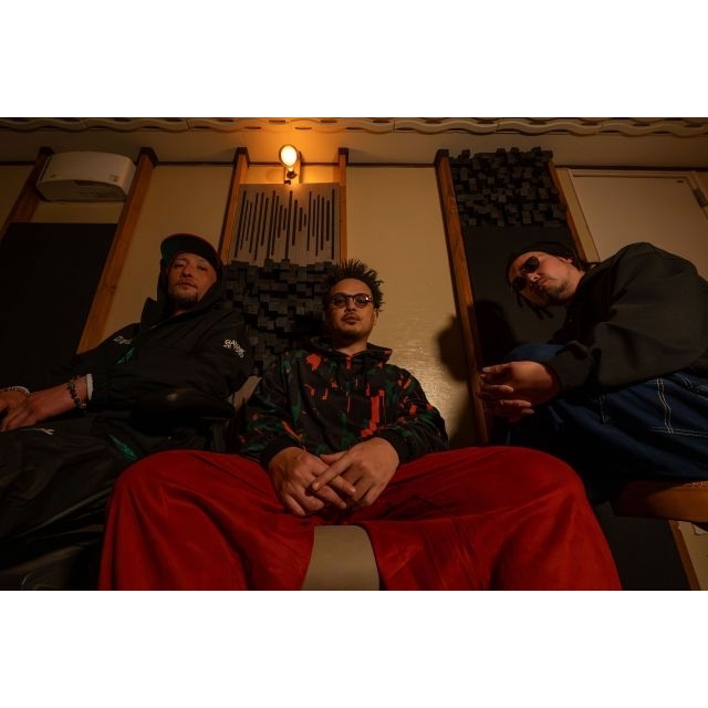 表現者集団「WARAJI」からJambo Lacquer、ブギ丸、チプルソが新曲「SHIMIRU」をリリース